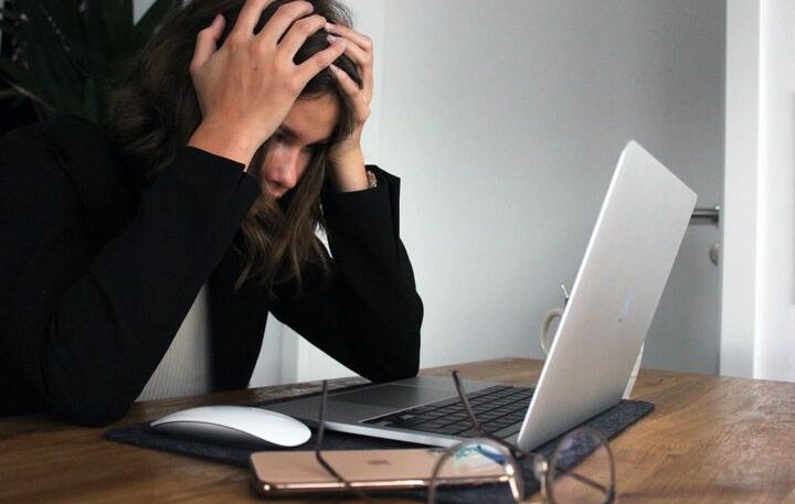 Ti senti stressato dal lavoro? Ecco i consigli di ALT