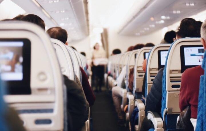 Calze elastiche in aereo: si o no?
